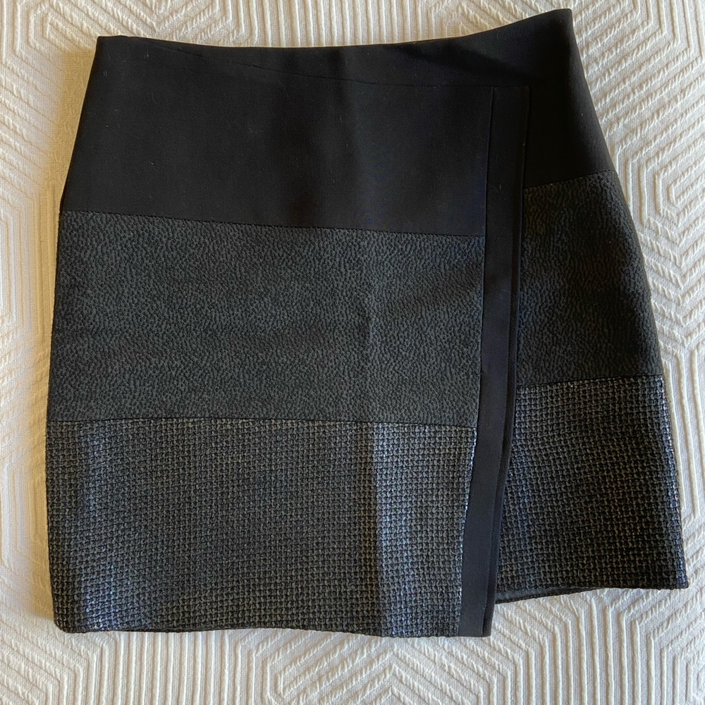 Black WHBM Tri-Texture Pencil Skirt (size 00)
